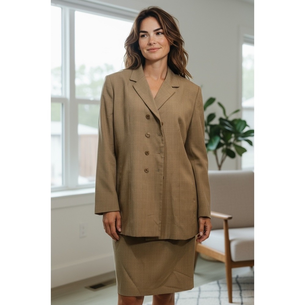 Larry Levine Classics Women's Plaid Blazer Skirt Suit Size‎ 18 Tan Business